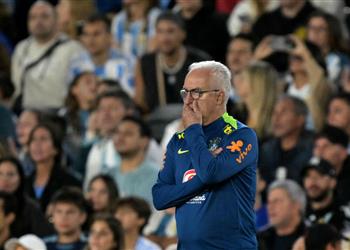 بسبب الأرجنتين إقالة مدرب منتخب البرازيل من منصبه