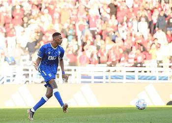 تقارير سعودية تكشف مستجدات موقف كنو قبل المواجهة الحاسمة بين الهلال والنصر