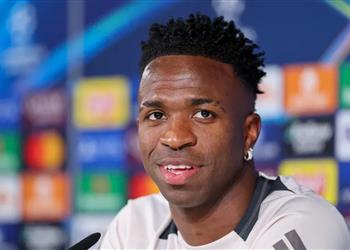 فينيسيوس يرد على أنباء رحيله عن ريال مدريد