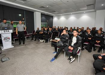 أوسكار رويز يتخذ قرار ا تجاه حكام الدوري الممتاز