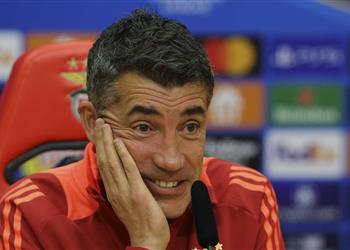 مدرب بنفيكا يعلن خبر ا سيئ ا قبل مباراة برشلونة ويصر ح سنستغل ما يقدمه لنا لاعبو البارسا