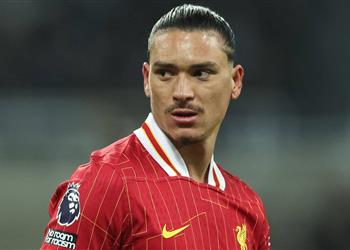 تقارير قرار ليفربول يثير غضب نونيز وسلوت يشعل الموقف