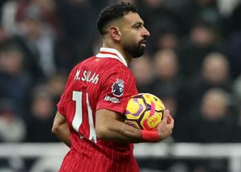 صورة هل كاد ليفربول يخالف القوانين محمد صلاح يلفت الأنظار في مباراة ساوثهامبتون