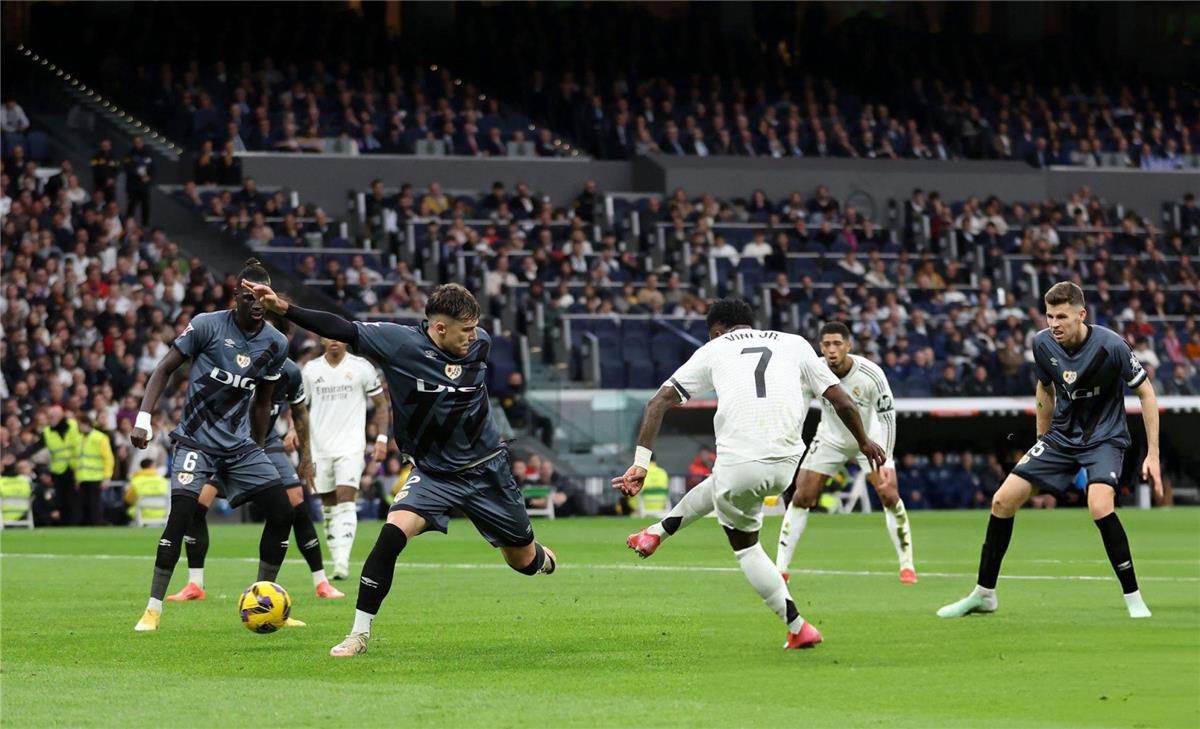 فيديو | ريال مدريد يقتنص فوزًا ثمينًا أمام رايو فاليكانو ويتساوى مع برشلونة مؤقتًا في صدارة الدوري الإسباني