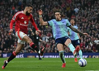 فيديو هدية ثمينة لـ ليفربول مانشستر يونايتد يفرض التعادل على آرسنال في الدوري الإنجليزي