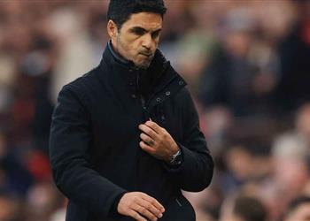 أرتيتا يفقد هدوءه وينسحب من مقابلة بسبب سباق لقب الدوري الإنجليزي