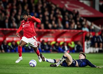 فيديو قبل مباراة الديربي مانشستر يونايتد يسقط أمام نوتينجهام فورست في الدوري الإنجليزي