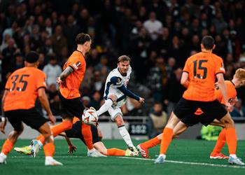 فيديو فرانكفورت يفرض التعادل على توتنهام في الدوري الأوروبي