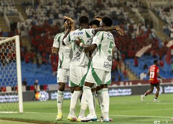 الأهلي يتخطى الرائد بثنائية في الدوري السعودي
