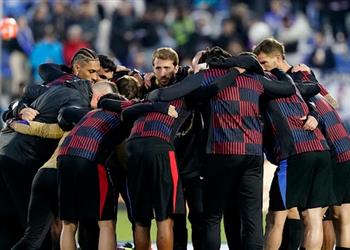 إصابة لاعب برشلونة وخروجه من مباراة ليجانيس في الدوري الإسباني