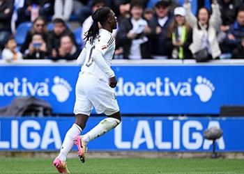 في مباراة الكروت الحمراء ريال مدريد يحقق فوز ا صعب ا على ألافيس بالدوري الإسباني