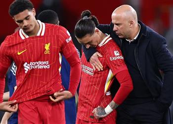 بعد تكهنات مستقبله سلوت يوضح سبب غياب نونيز عن مباراة ليفربول ووست هام