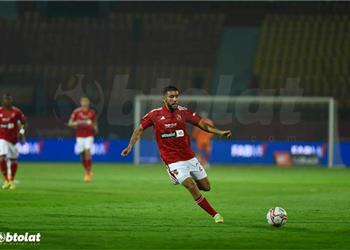 وكيله إصابة قندوسي أقل خطورة من المتوقع ورباعي الأهلي حرص على زيارته