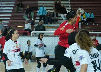 الأهلي يفوز على الزمالك في دوري كرة اليد للسيدات