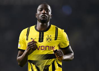 فيديو جيراسي يسجل هدف بوروسيا دورتموند الثالث أمام برشلونة