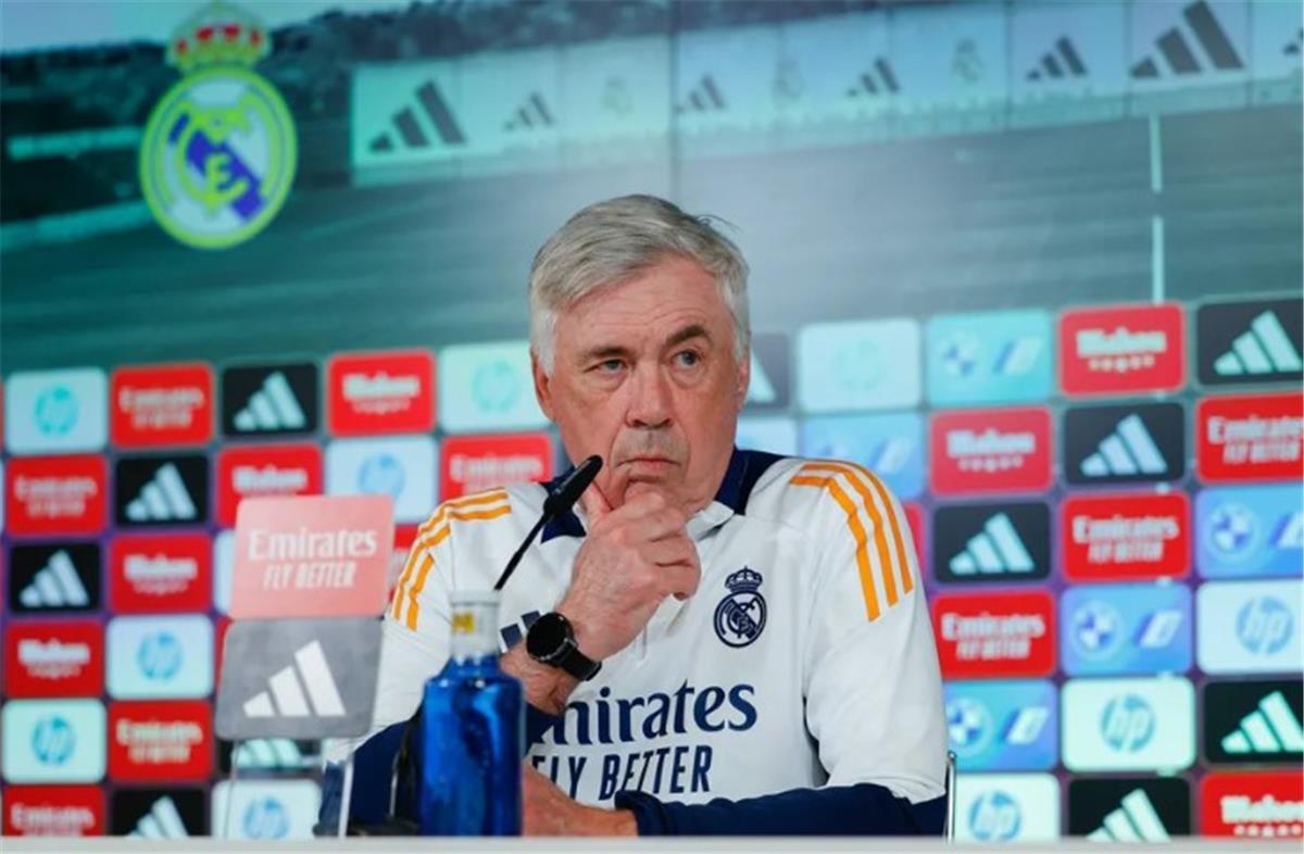 الحلم نيوز : أنشيلوتي يوضح حقيقة الخلافات مع إدارة ريال مدريد.. ويحذر برشلونة: موسمنا لم ينتهي