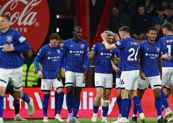 بمشاركة سام مرسي إيبسويتش تاون يتمسك بطوق النجاة بفوز هام على بورنموث