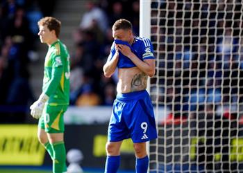 بلفظ سيء وانفعال واضح فاردي يوجه رسالة لجمهور ليستر سيتي بعد الهبوط إلى تشامبيونشيب