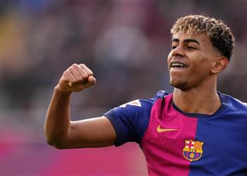 يستمر في السيطرة على الذهب لامين يامال يتو ج بجائزة جديدة