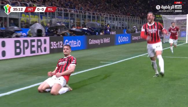 هدف ميلان الاول في مرمي انتر ميلان بنصف نهائي كاس ايطاليا