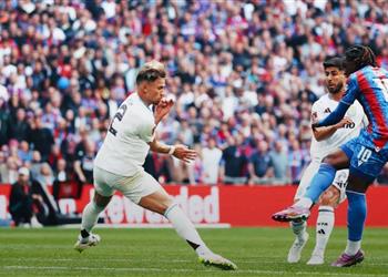 فيديو كريستال بالاس يتأهل إلى نهائي كأس الاتحاد الإنجليزي بثلاثية أمام أستون فيلا