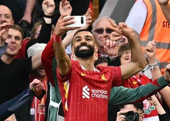 فيديو بـ بصمة محمد صلاح ليفربول يكتسح توتنهام بخماسية ويتوج رسمي ا بلقب الدوري الإنجليزي