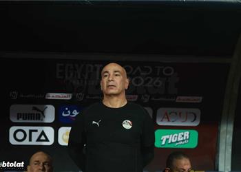حسام حسن يحضر المباراة الافتتاحية لـ منتخب مصر في كأس أمم إفريقيا للشباب