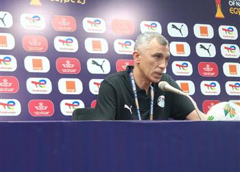 أسامة نبيه يكشف لـ بطولات سبب عدم الدفع بلاعب أستون فيلا أمام جنوب إفريقيا وجلوس عبد الله بديلا