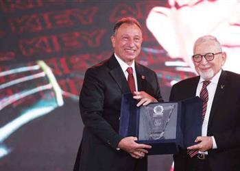 عدلي القيعي العدالة غابت عن كولر و تيفو جماهير الأهلي وراء تغيير أفكاره