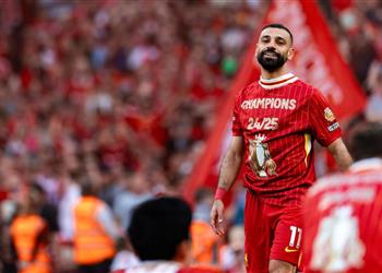 بسبب الـ شمبانيا لفتة مثالية من ليفربول تجاه محمد صلاح خلال احتفالات التتويج بـ الدوري الإنجليزي