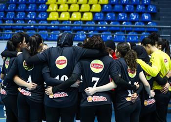 سيدات يد الأهلي يتوجن بكأس مصر على حساب سموحة