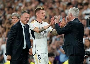 أحدهما من ليفربول أنشيلوتي ينصح ريال مدريد بثنائي الدوري الإنجليزي لخلافة كروس