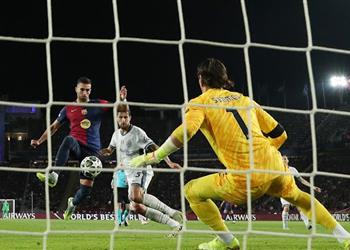 فيديو الرد السريع برشلونة يسجل هدف التعادل الثالث أمام إنتر ميلان بالنيران الصديقة