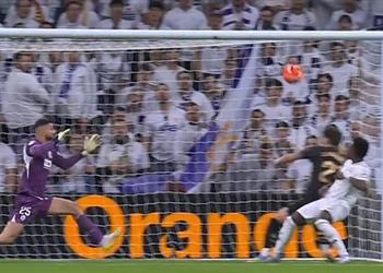 فينيسيوس يسجل هدف تعادل ريال مدريد أمام فالنسيا في الدوري الإسباني فيديو