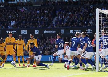 رغم تألق سام مرسي إيبسويتش تاون يسقط بثنائية أمام ولفرهامبتون في الدوري الإنجليزي