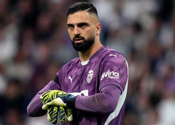 حارس فالنسيا راهنت فينيسيوس على التصدي لضربة الجزاء ولم يعطيني شيئ ا