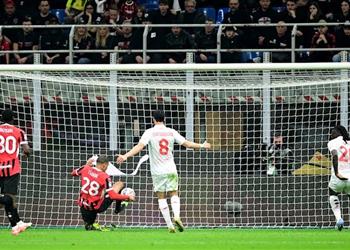 ال ار ينقذ أصحاب الأرض ميلان يبتعد عن الأبطال بتعادل مخيب مع فيورنتينا في الدوري الإيطالي فيديو