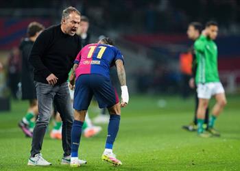 موقف رافينيا من العقوبة بعد إهانة حكم مباراة برشلونة وريال بيتيس