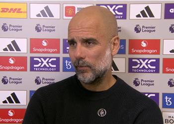 جوارديولا يدافع عن لاعبه بعد هتافات جماهير مانشستر يونايتد انعدام ر قي