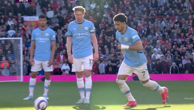 عمر مرموش كاد ان يسجل هدف عالمي من ركلة حرة امام مانشستر يونايتد