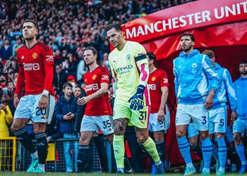 لاعب مانشستر سيتي يثير قلق الجمهور بعد مباراة مانشستر يونايتد