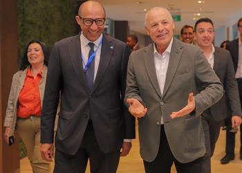 صور أبو ريدة يستعرض تطور اتحاد الكرة مع رئيس الاتحاد الفرنسي ويبحث سبل التعاون المشترك