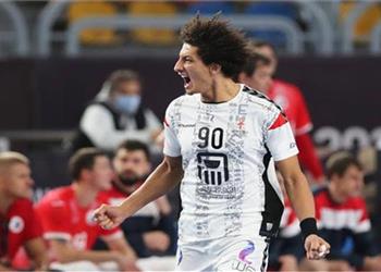 الأهلي يتحرك لاستعارة علي زين من دينامو بوخارست لتدعيم فريق اليد