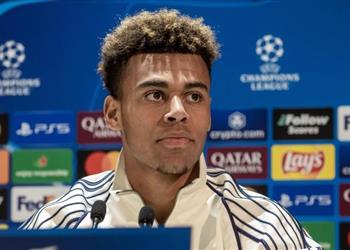 ديزري دوي يرفض المقارنة مع لامين يامال ويتوعد إيمليانو مارتينيز