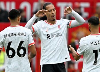 بن فوستر لـ محمد صلاح وفان دايك وأرنولد لا تكذبوا بشأن مستقبلكم مع ليفربول