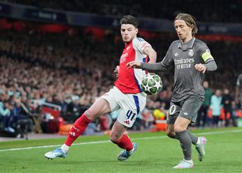 فيديو بتسديدة صاروخية ديكلان رايس يسجل هدف آرسنال الأول أمام ريال مدريد