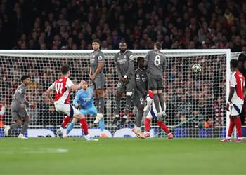 شنايدر ديكلان رايس لا يستحق هذه الإشادة وكورتوا يتحمل الهدف الثاني