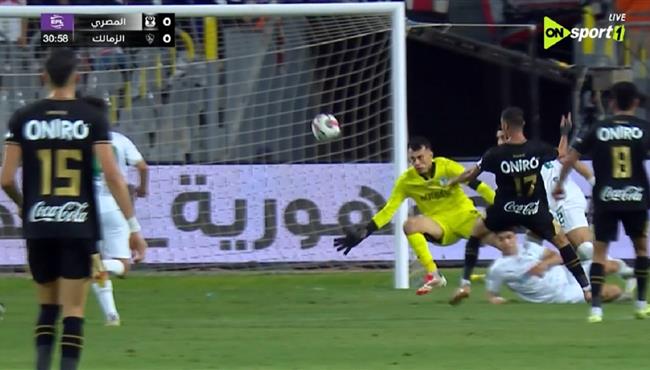 محمد شحاته يتلاعب بمدافعي المصري ويهدر هدف محقق بطريقة لا تصدق للزمالك