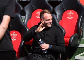 مدرب ساوثهامبتون رد ا على هجوم روبن دياز لدينا خمس ميزانية مانشستر سيتي