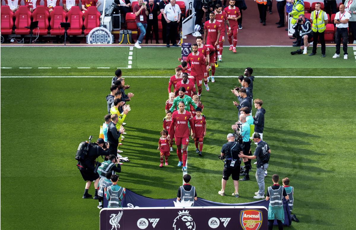 الحلم نيوز : فيديو | للمرة الثانية.. ممر شرفي لـ ليفربول من لاعبي آرسنال في الدوري الإنجليزي